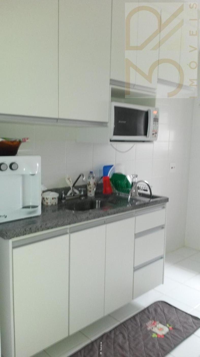 Apartamento à venda com 2 quartos, 70m² - Foto 1