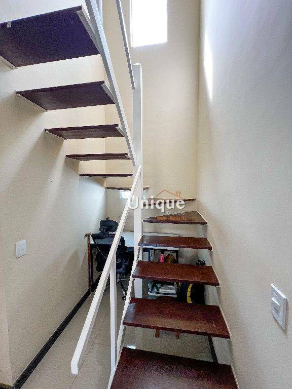 Casa de Condomínio à venda com 3 quartos, 140m² - Foto 4