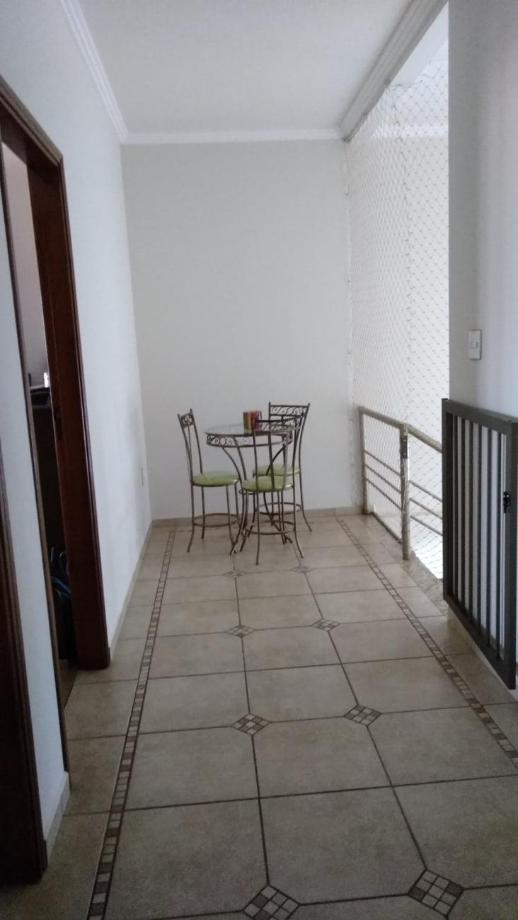 Casa à venda com 3 quartos, 200m² - Foto 3