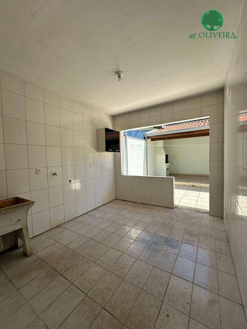 Casa para alugar com 2 quartos, 200m² - Foto 8