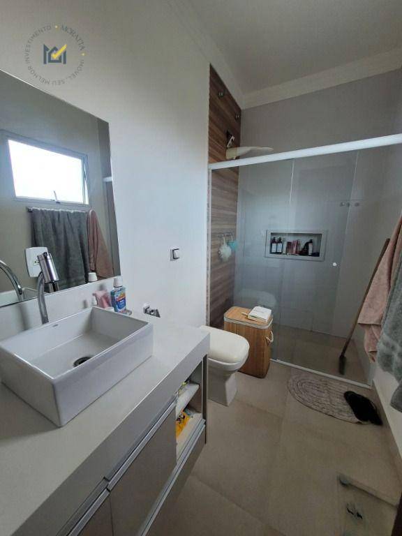 Casa à venda com 3 quartos, 205m² - Foto 9