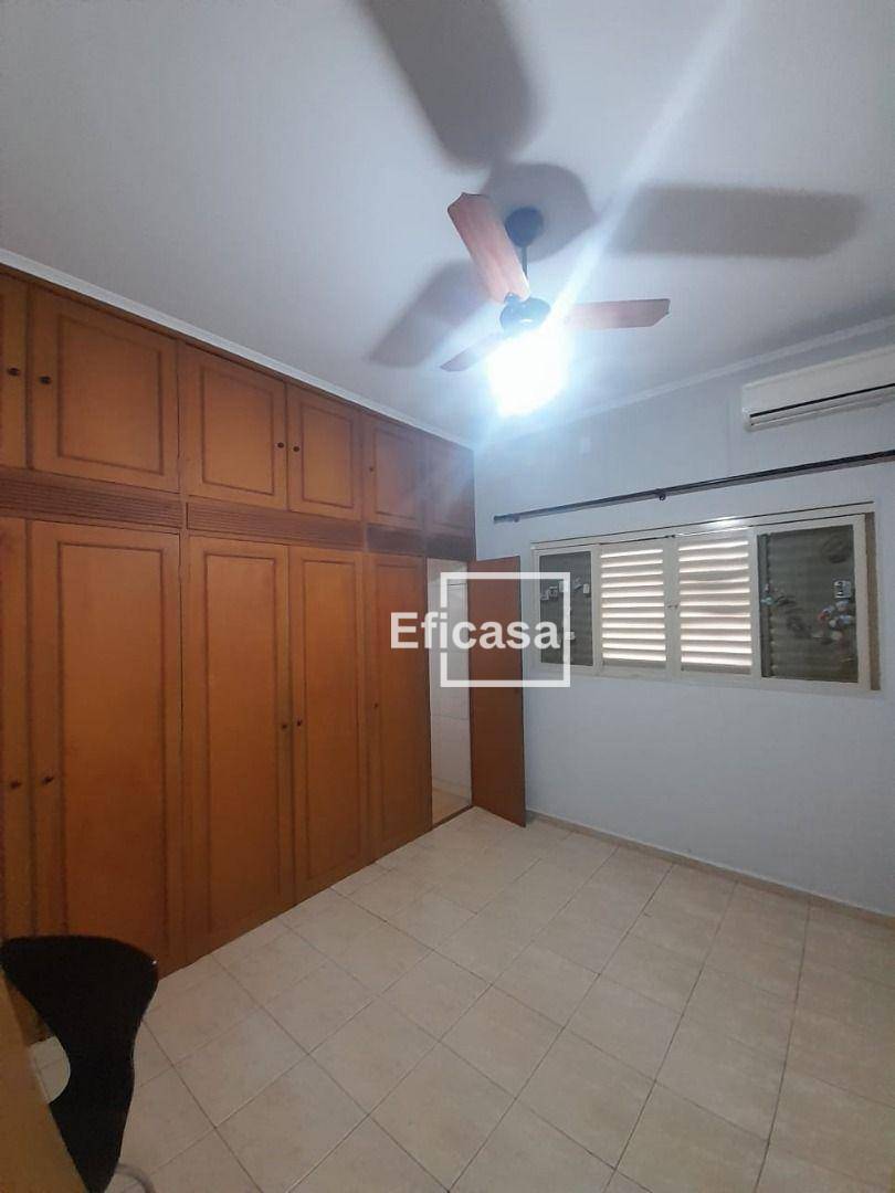 Casa à venda com 3 quartos, 344m² - Foto 2