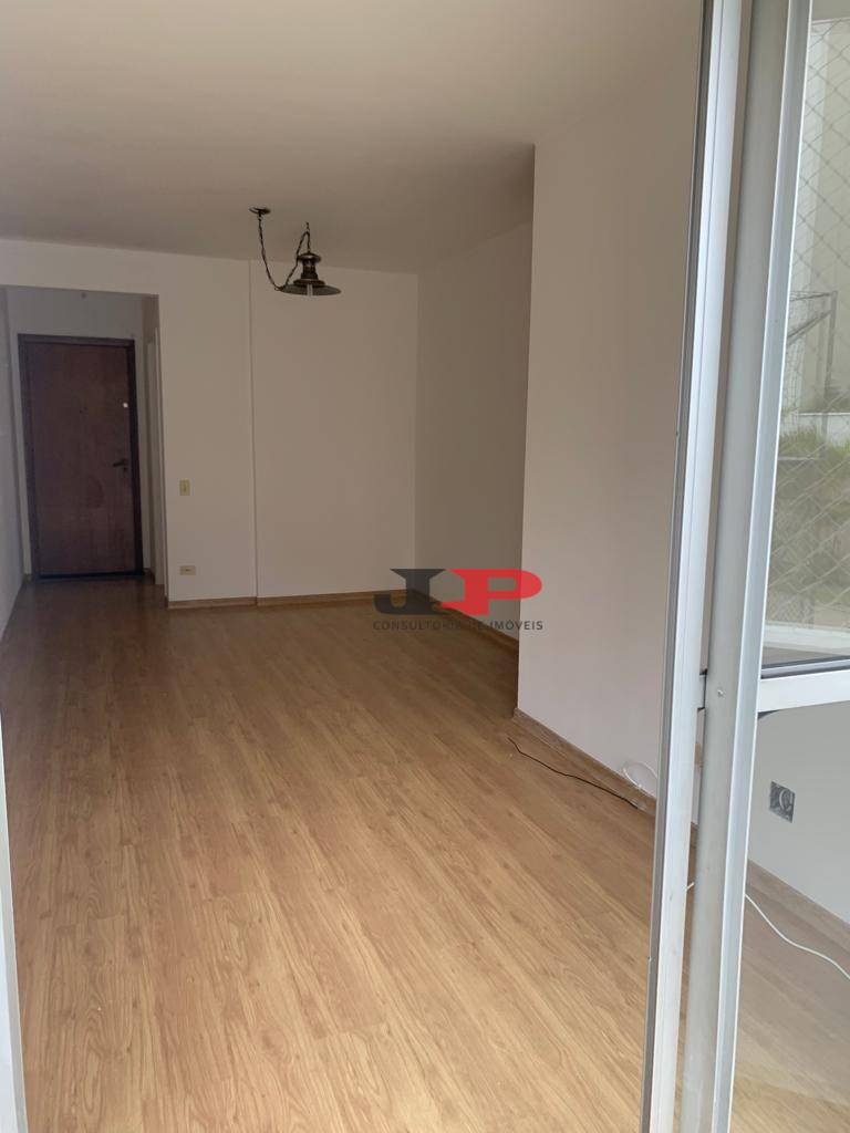 Apartamento para alugar com 3 quartos, 70m² - Foto 4