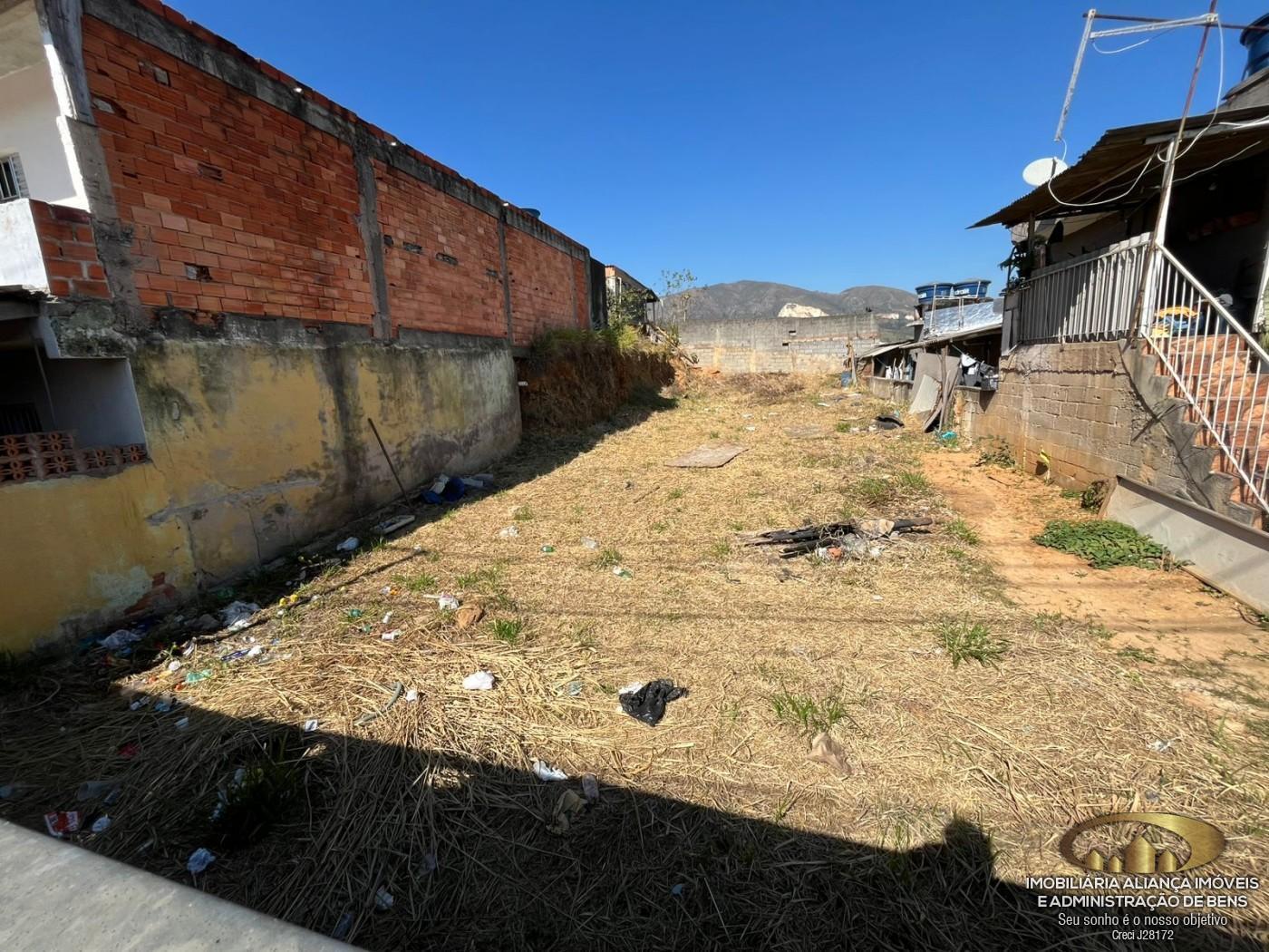 Terreno à venda, 250m² - Foto 1