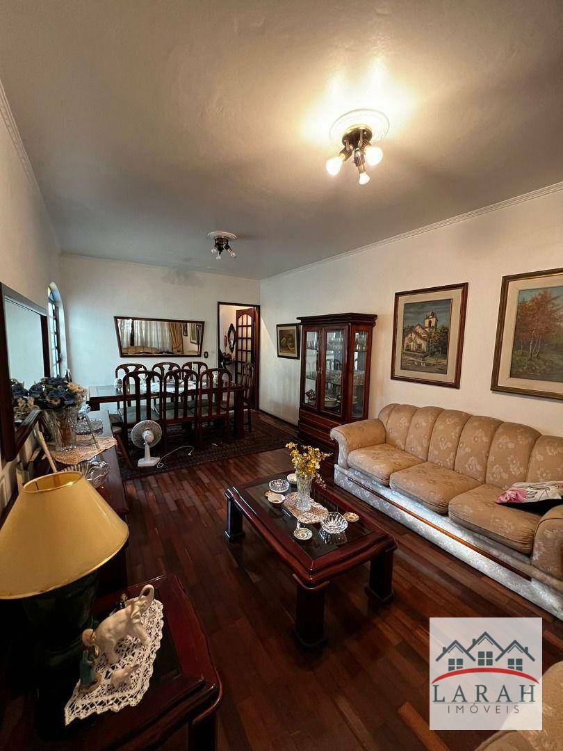 Sobrado à venda com 5 quartos, 235m² - Foto 1