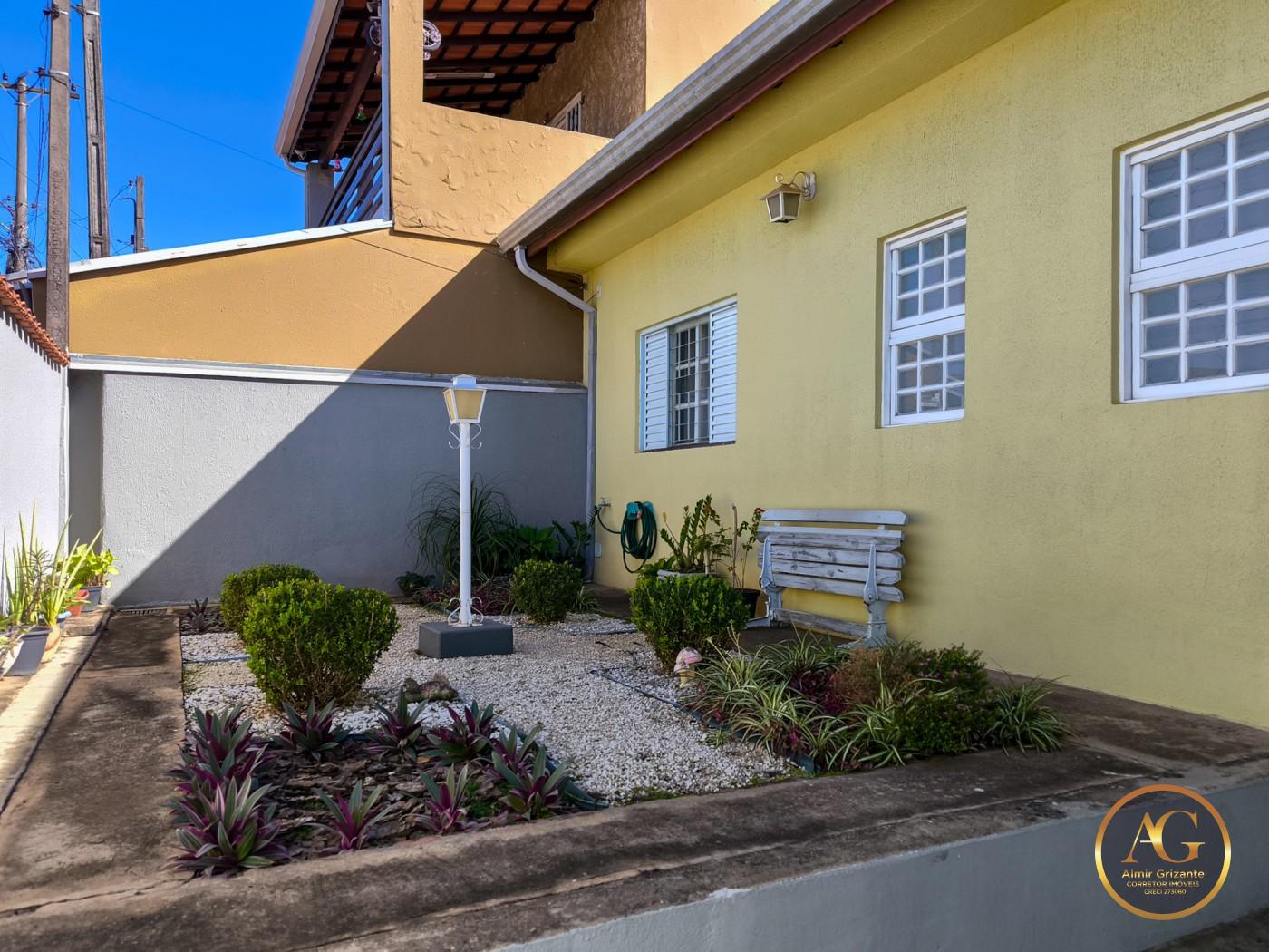Casa à venda com 2 quartos, 109m² - Foto 1