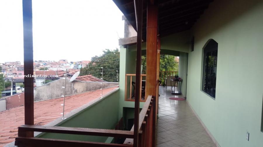 Sobrado à venda com 4 quartos, 140m² - Foto 1