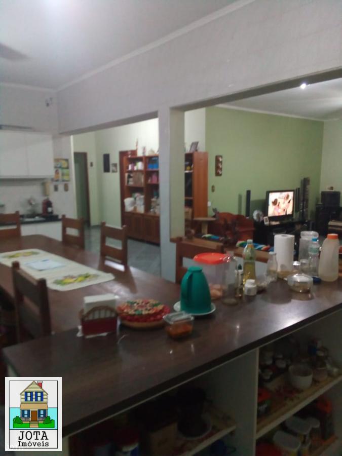 Chácara à venda com 3 quartos, 180m² - Foto 1