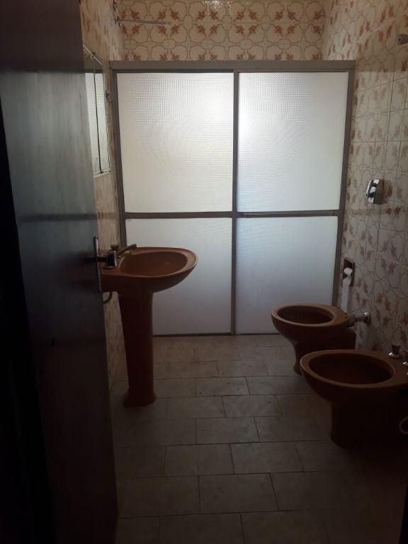 Casa para alugar com 3 quartos, 150m² - Foto 4