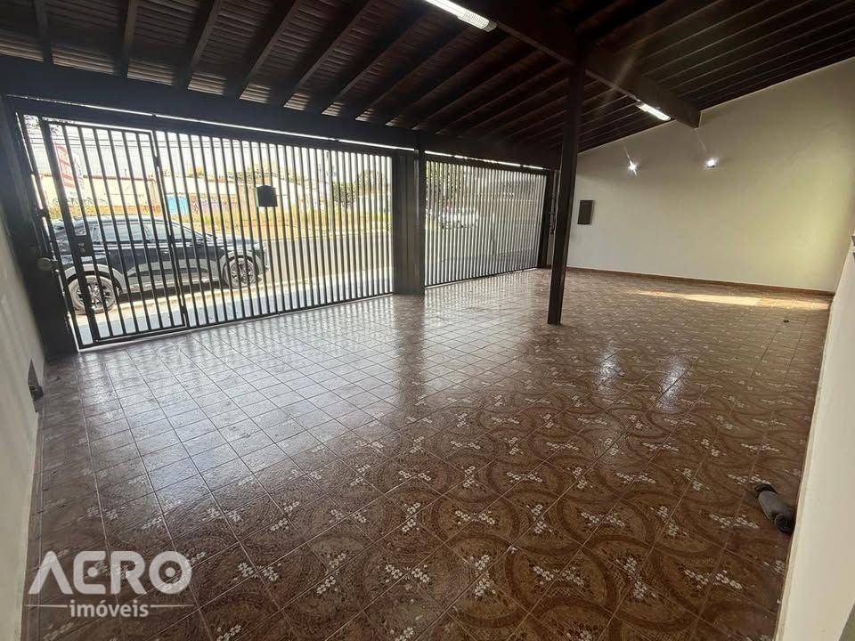 Casa, 5 quartos, 220 m² - Foto 1