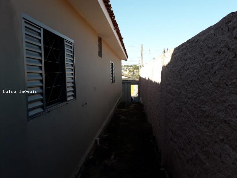 Casa à venda com 3 quartos, 250m² - Foto 4