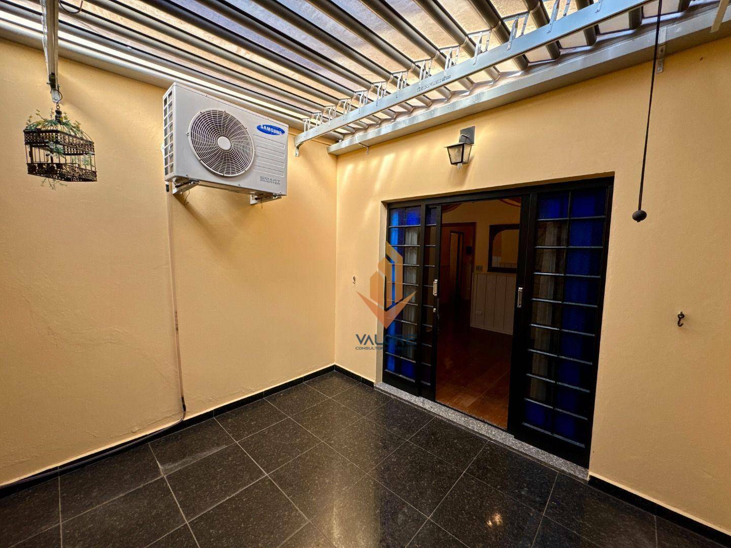 Casa à venda com 4 quartos, 328m² - Foto 19