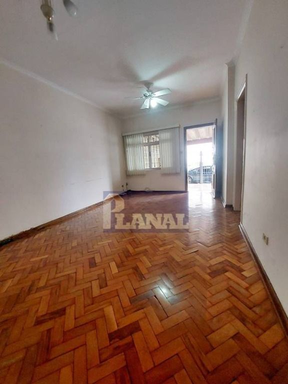 Casa à venda com 3 quartos, 159m² - Foto 2