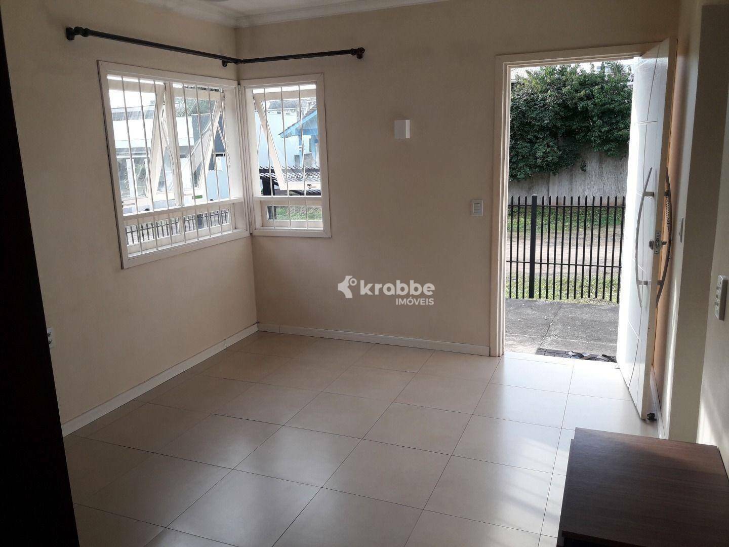 Casa à venda com 2 quartos, 70m² - Foto 4