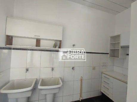 Casa de Condomínio para alugar com 3 quartos, 235m² - Foto 19