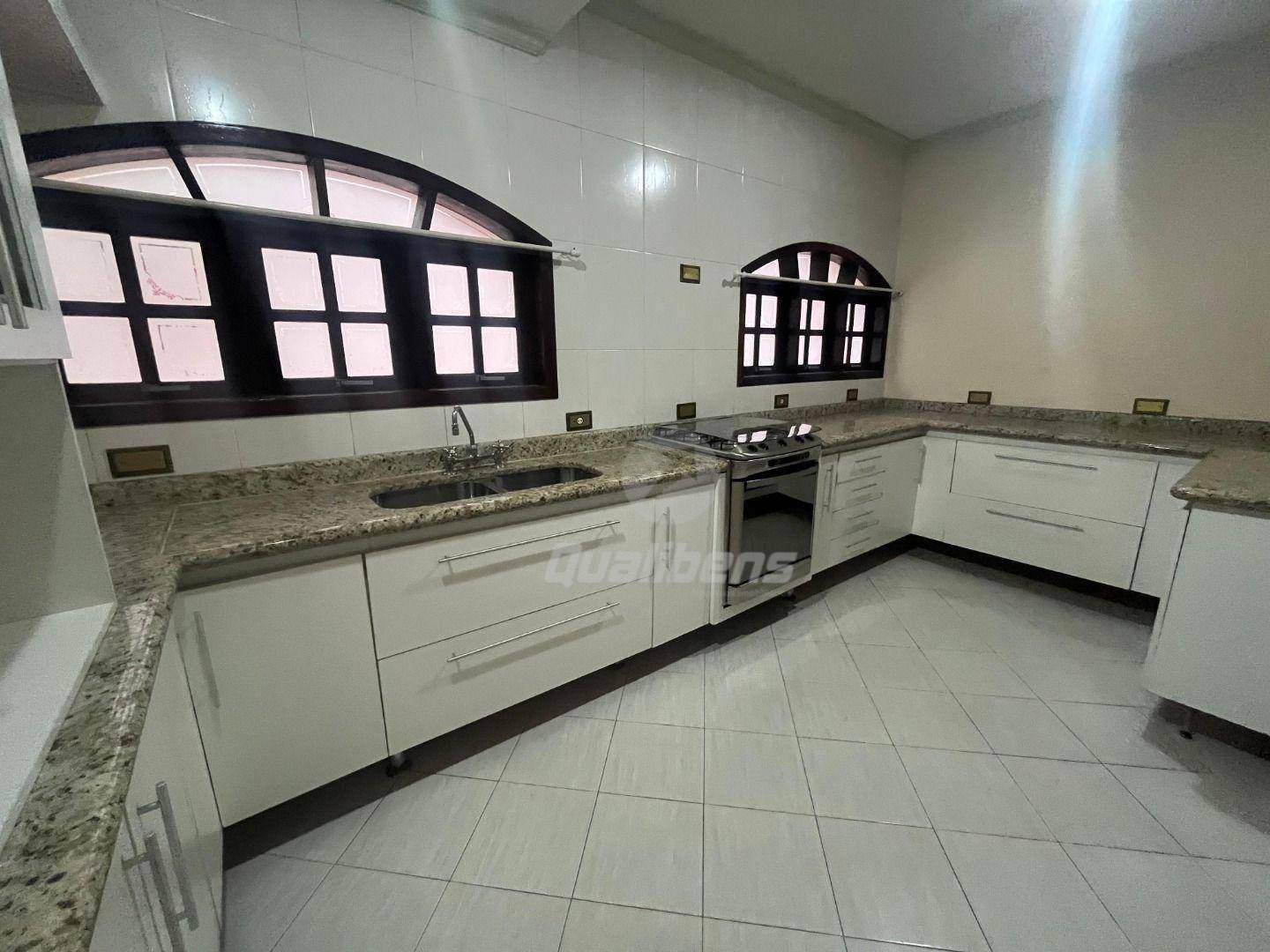 Sobrado para alugar com 3 quartos, 323m² - Foto 4