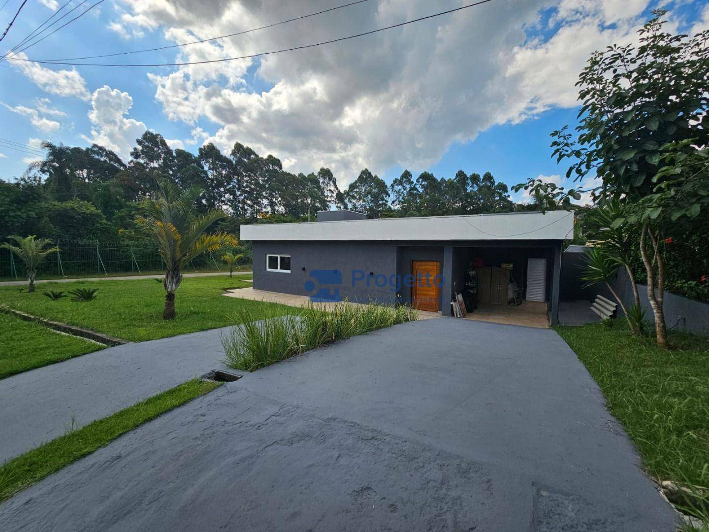 Casa de Condomínio à venda com 3 quartos, 230m² - Foto 1