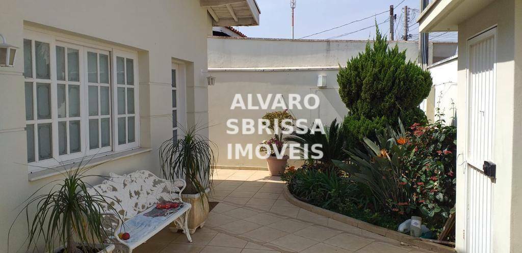 Casa à venda com 3 quartos, 200m² - Foto 15