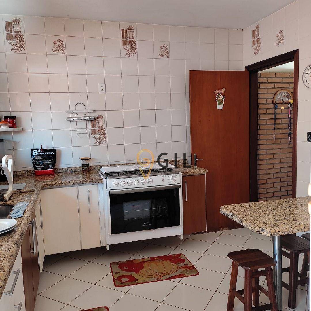 Casa à venda com 3 quartos, 195m² - Foto 18