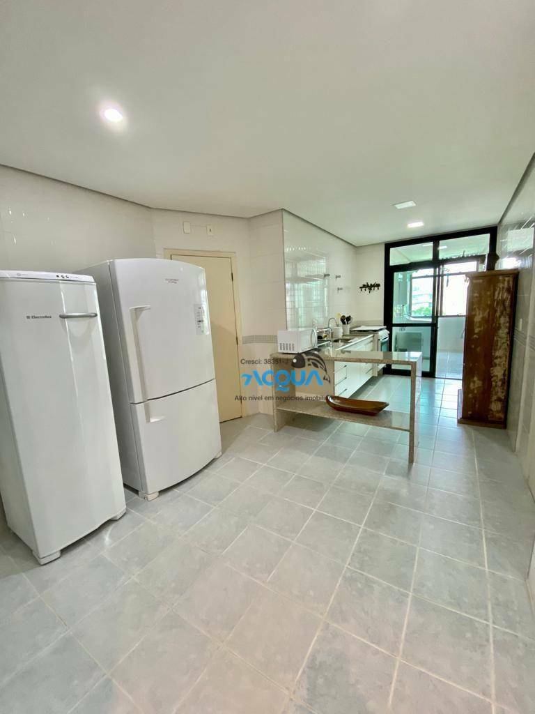 Apartamento à venda com 4 quartos, 235m² - Foto 12