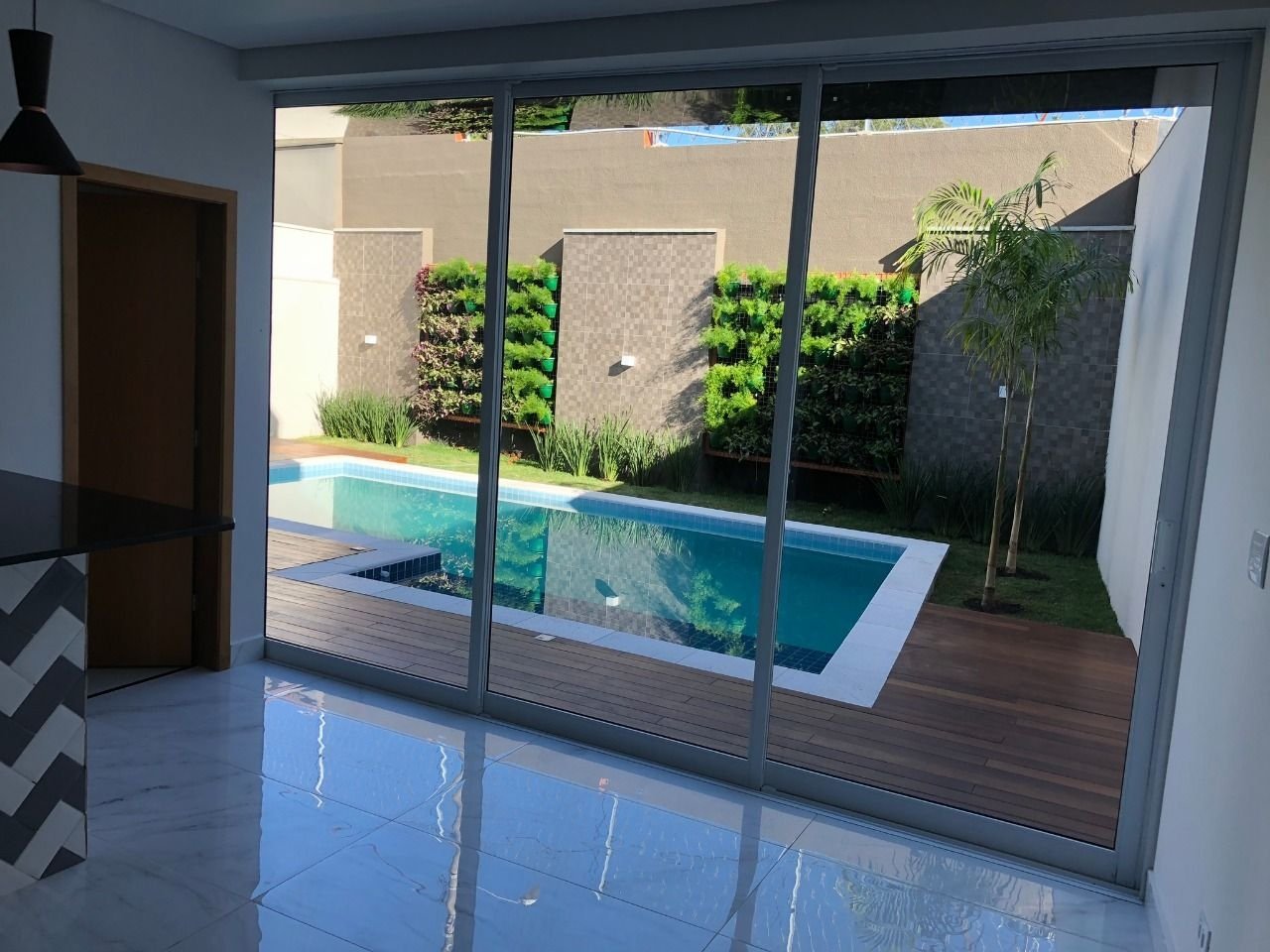 Casa à venda com 4 quartos, 308m² - Foto 3