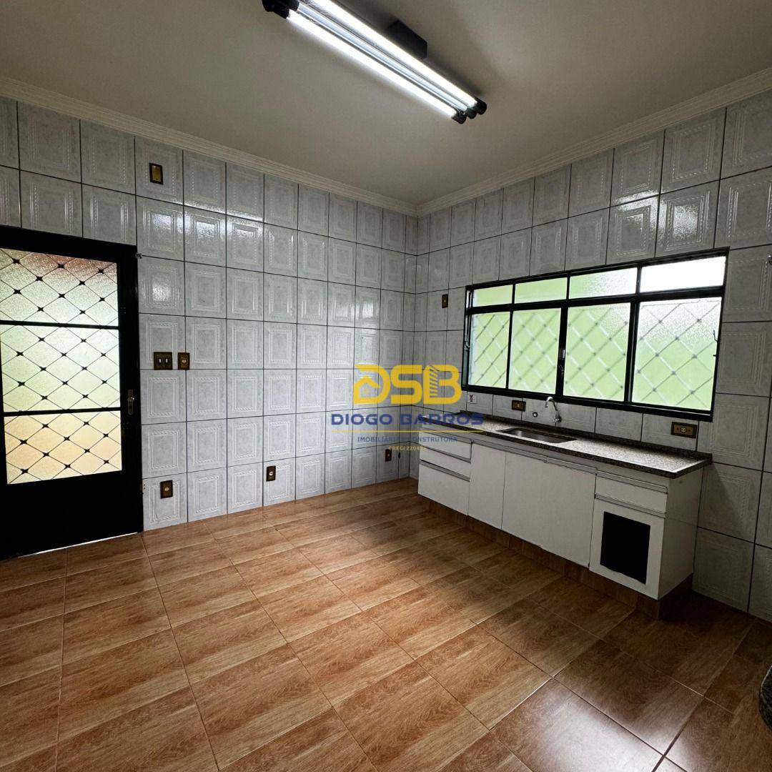 Casa à venda com 3 quartos, 184m² - Foto 11