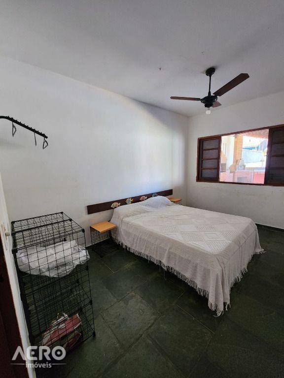 Casa à venda com 4 quartos, 150m² - Foto 12