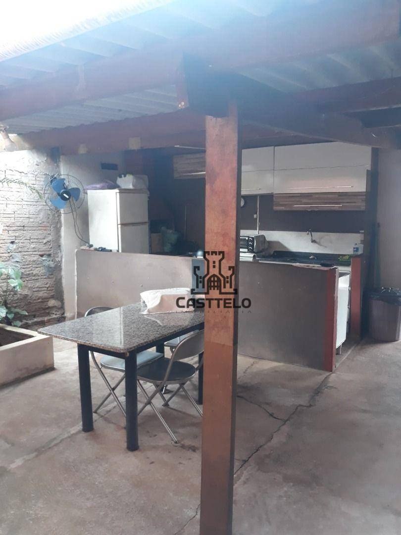 Casa à venda com 3 quartos, 100m² - Foto 5