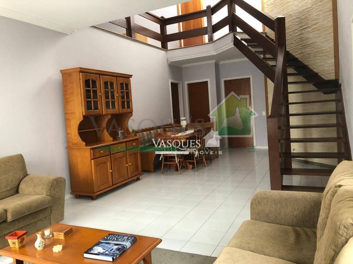 Casa à venda com 4 quartos, 233m² - Foto 4