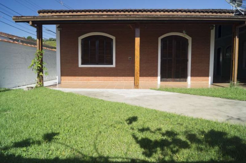 Casa à venda com 2 quartos, 104m² - Foto 2