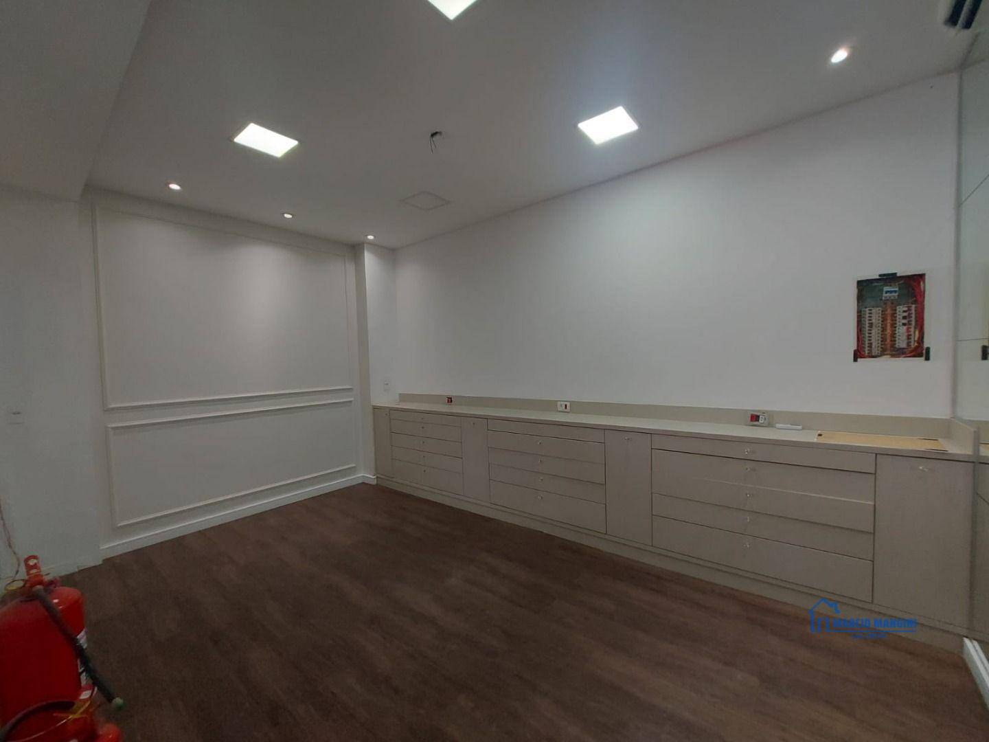 Casa para alugar com 12 quartos, 350m² - Foto 16