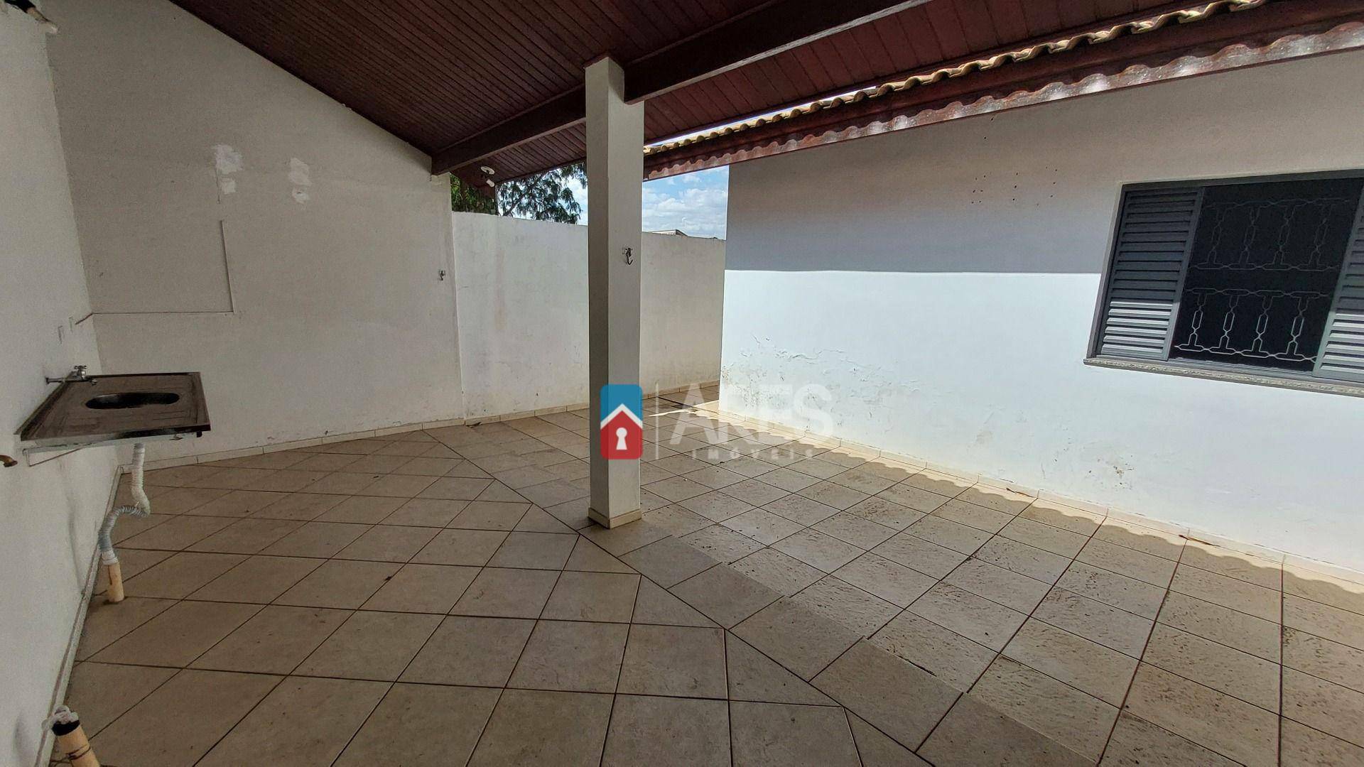 Casa para alugar com 3 quartos, 210m² - Foto 10