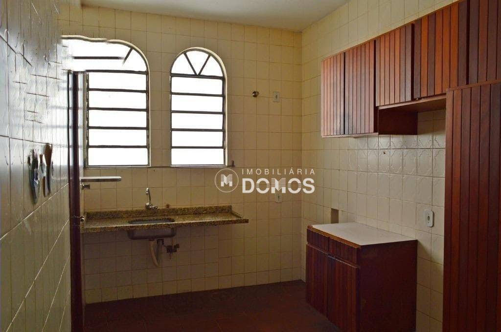 Casa à venda com 4 quartos, 130m² - Foto 10