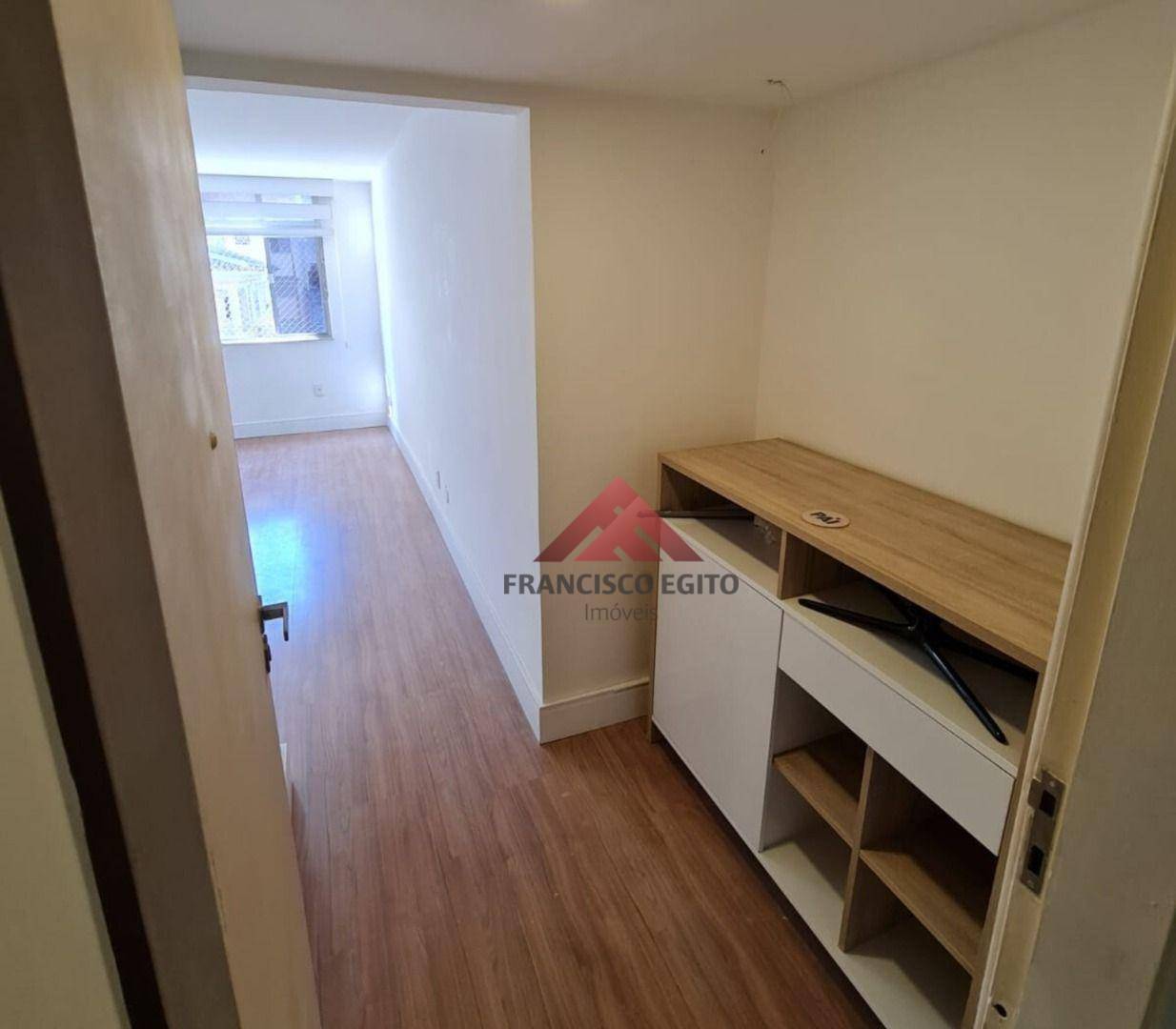 Apartamento à venda com 2 quartos, 102m² - Foto 1