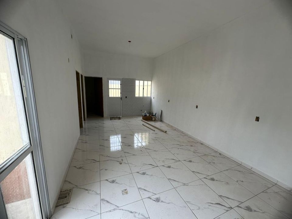 Casa à venda com 2 quartos, 113m² - Foto 1