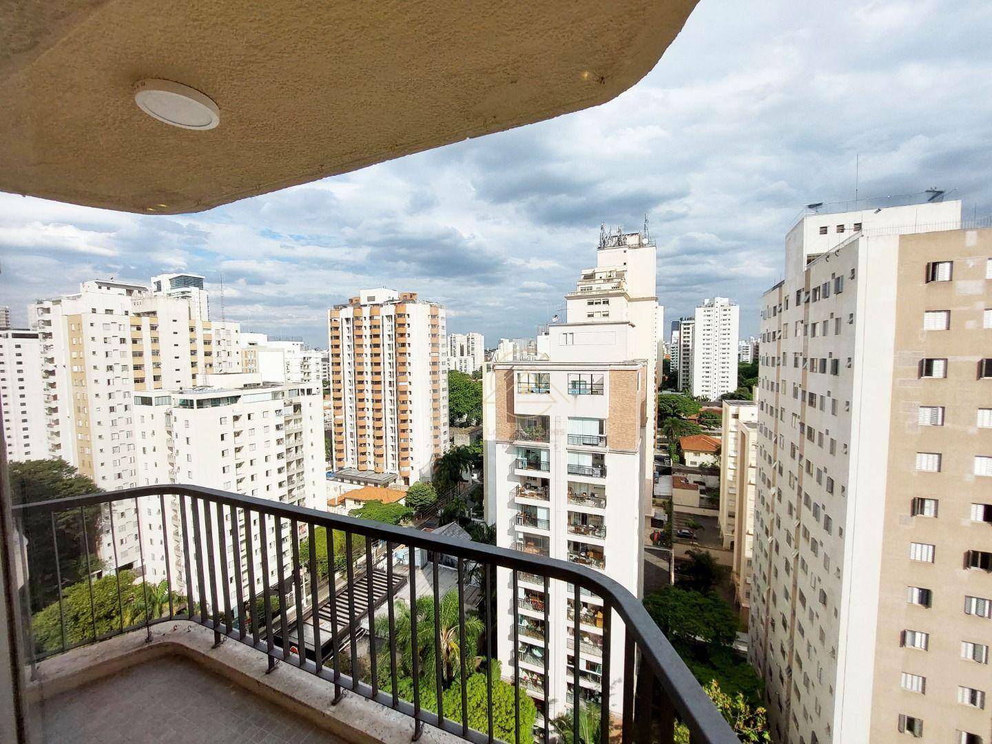 Apartamento à venda com 4 quartos, 166m² - Foto 8