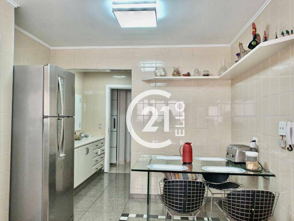 Apartamento à venda com 3 quartos, 227m² - Foto 7