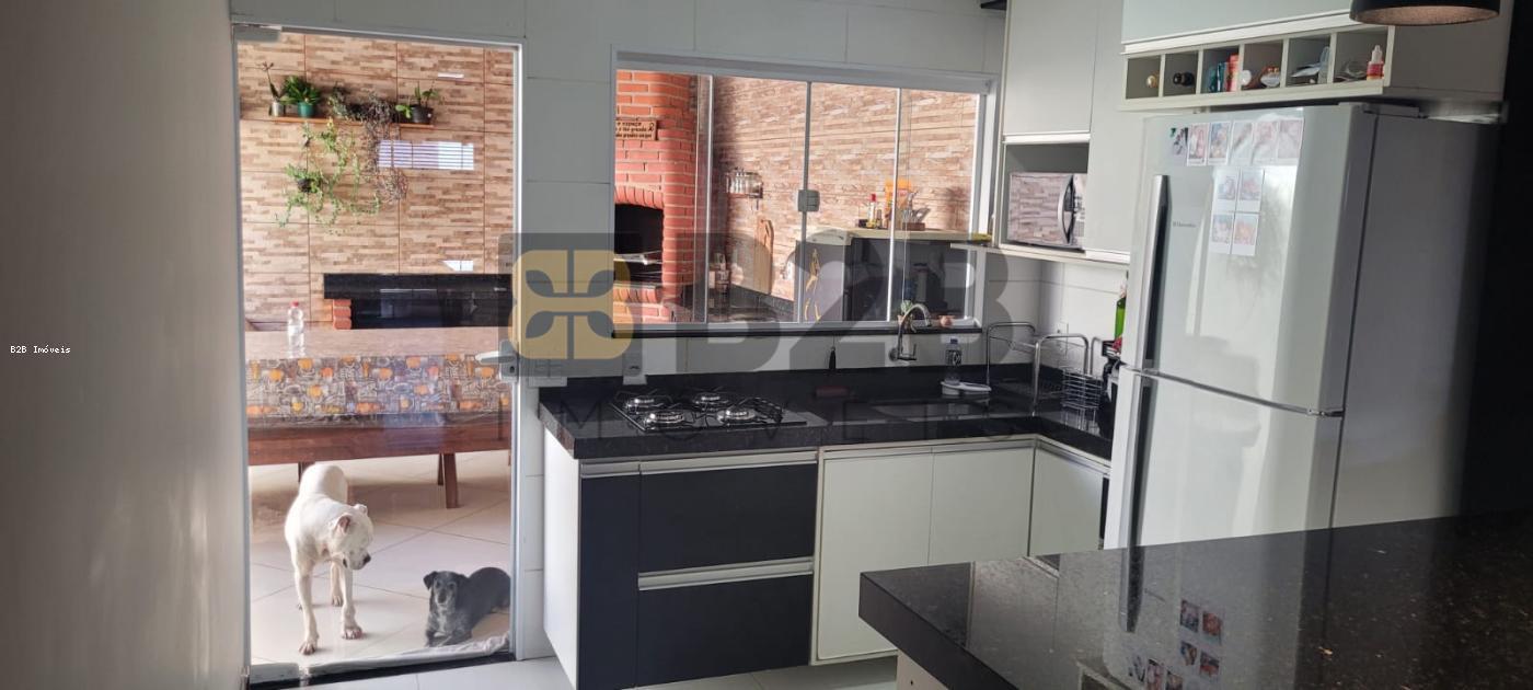 Casa à venda com 2 quartos, 145m² - Foto 13