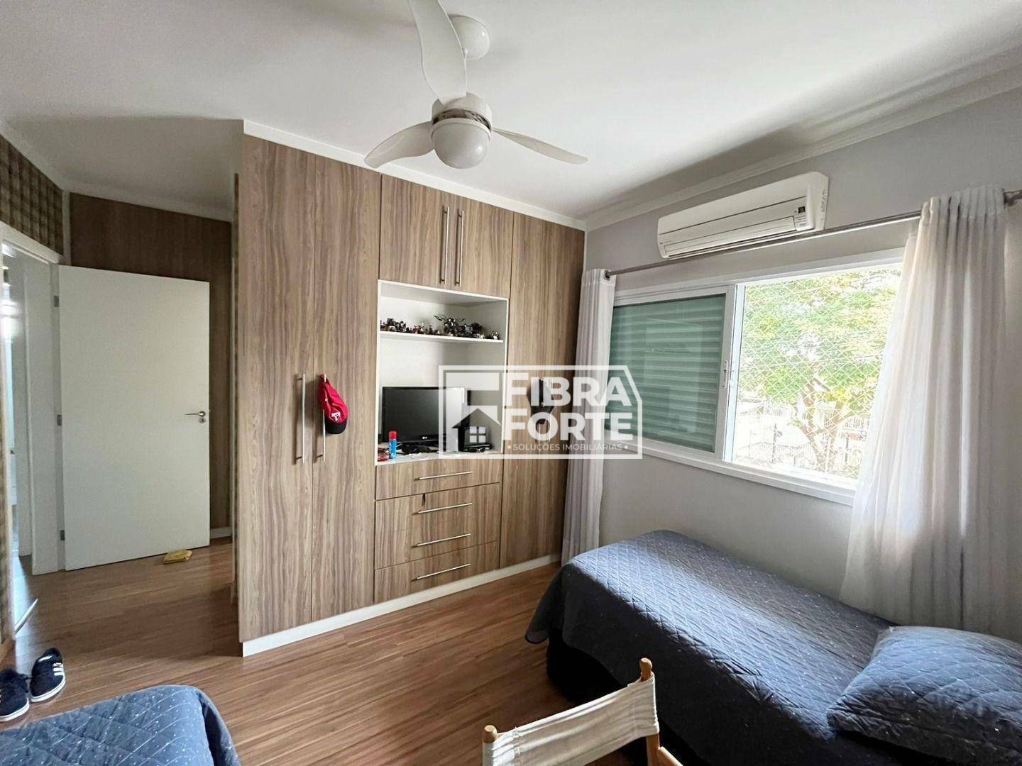 Casa à venda com 3 quartos, 227m² - Foto 11