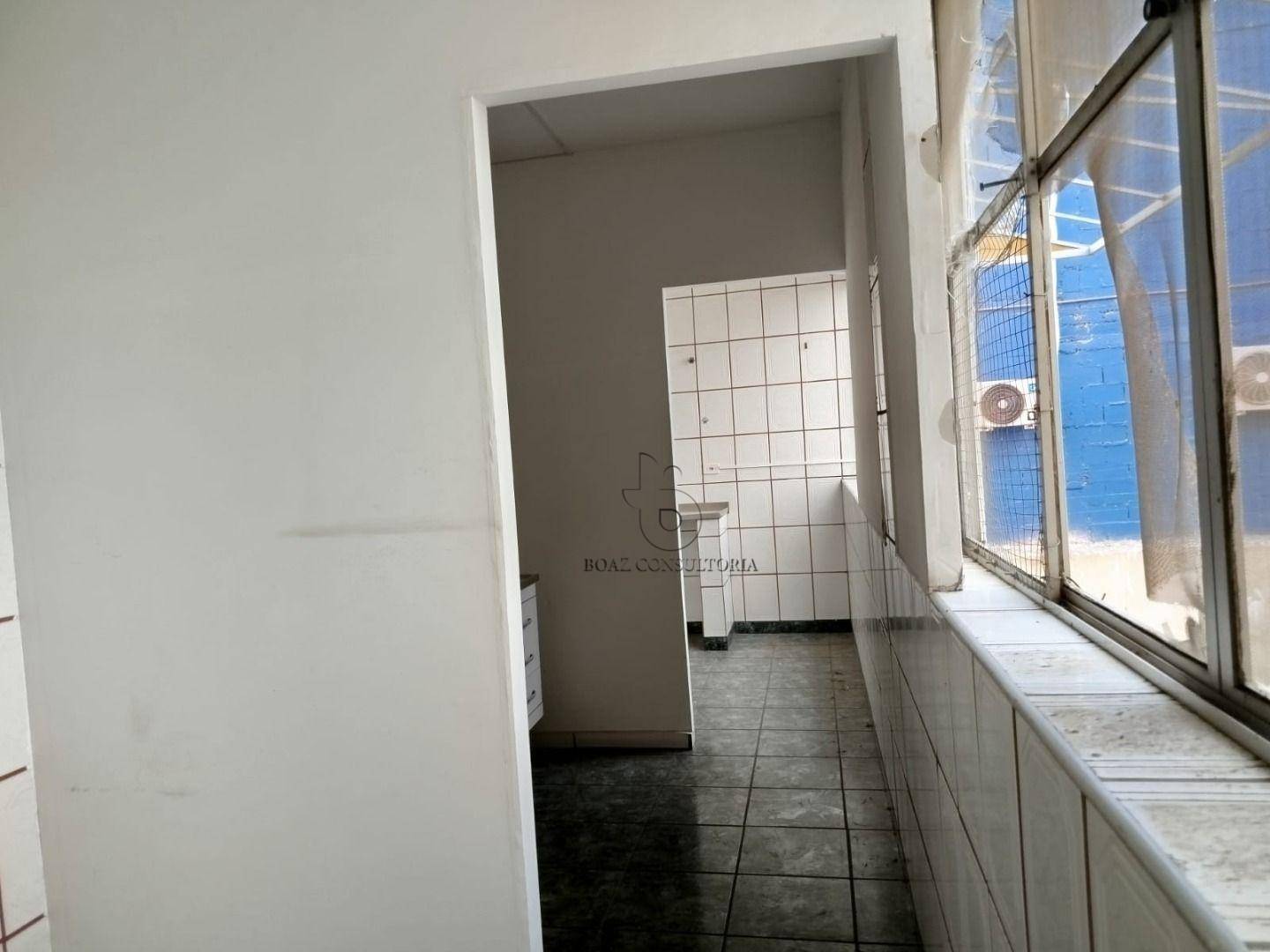 Sobrado para alugar com 3 quartos, 238m² - Foto 11