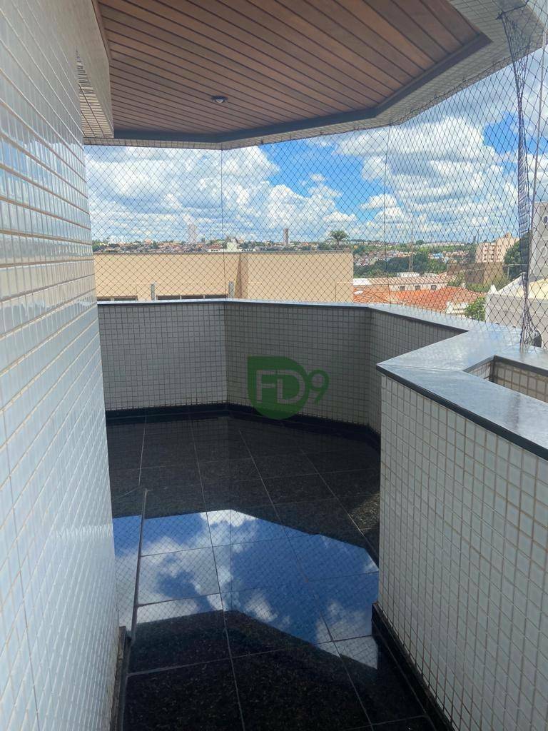 Apartamento à venda com 3 quartos, 209m² - Foto 20