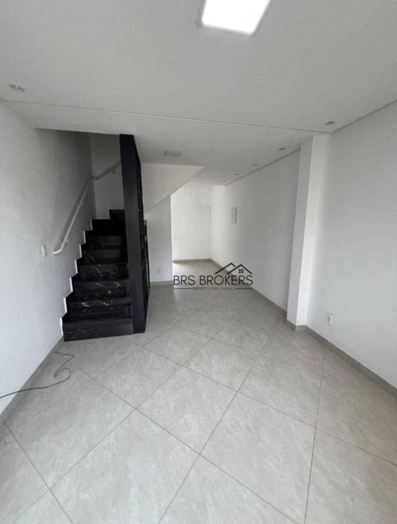 Sobrado à venda com 2 quartos, 55m² - Foto 1