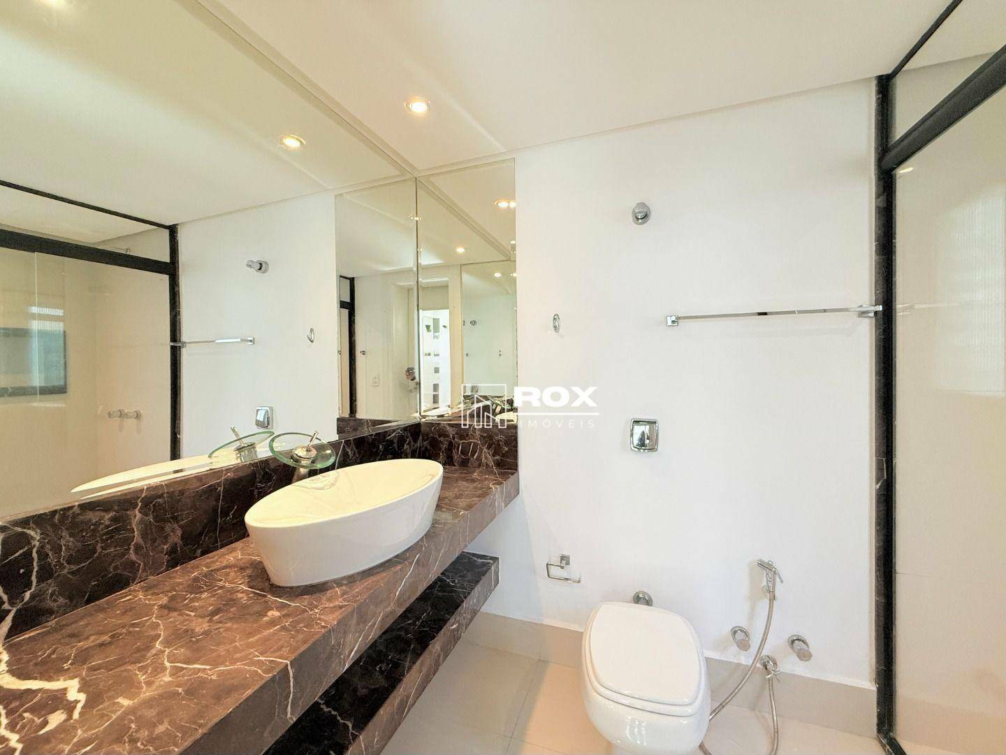 Apartamento para alugar com 3 quartos, 217m² - Foto 39