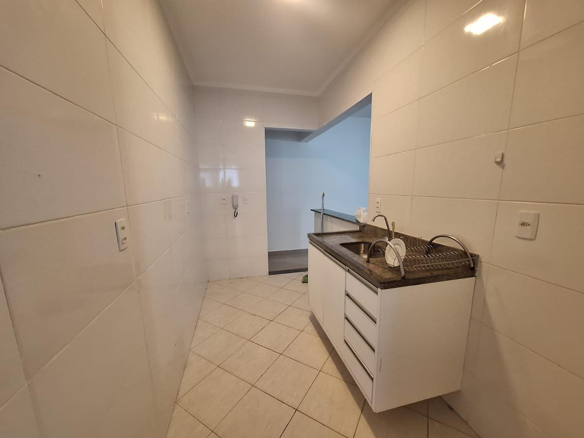 Apartamento para alugar com 2 quartos, 97m² - Foto 9