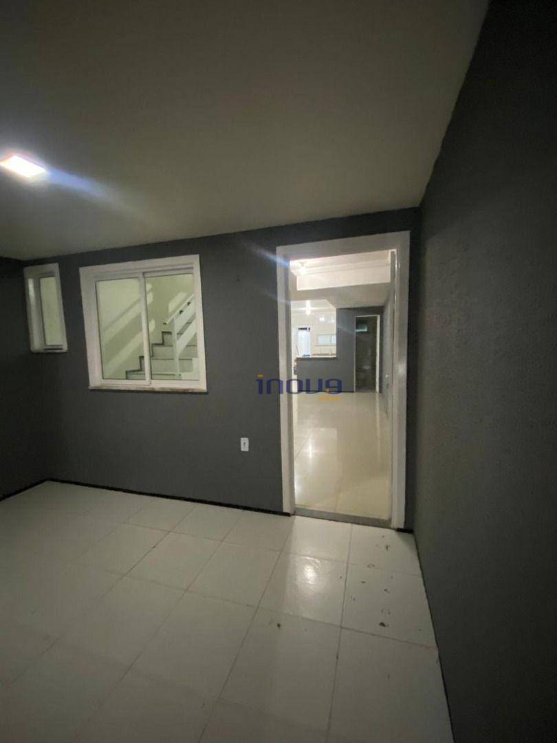Casa à venda com 3 quartos, 100m² - Foto 4