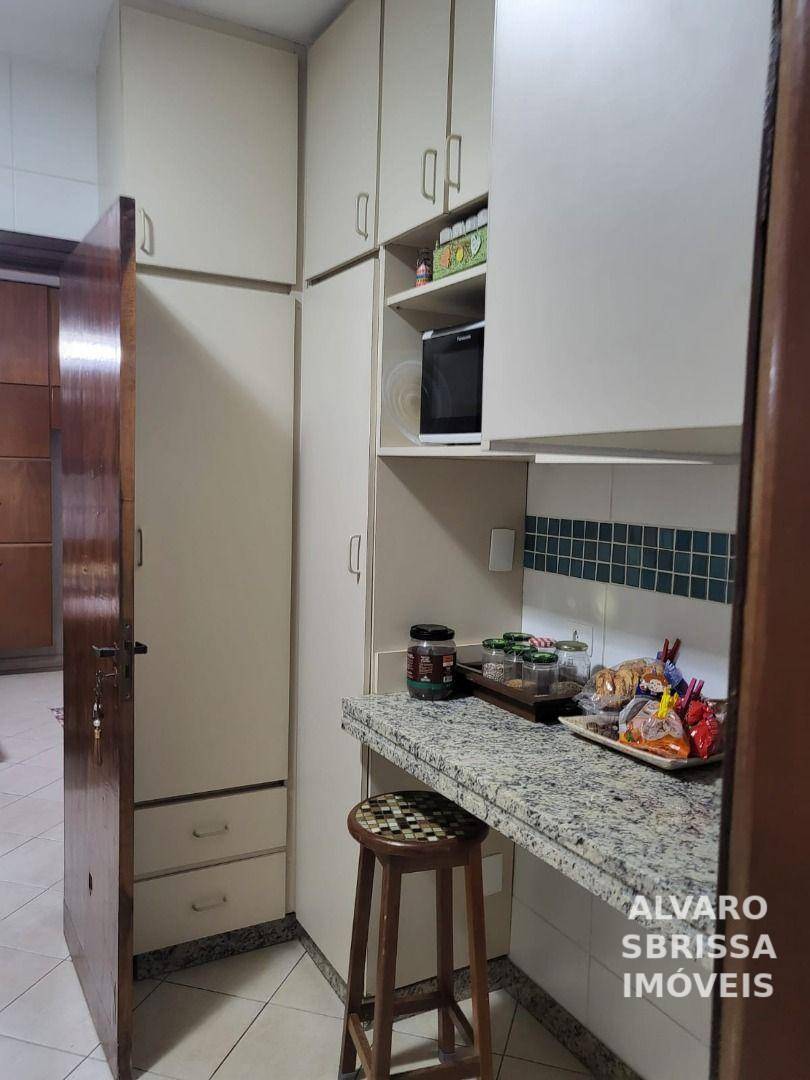 Casa à venda com 3 quartos, 316m² - Foto 6