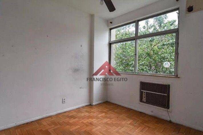 Apartamento à venda com 2 quartos, 70m² - Foto 4