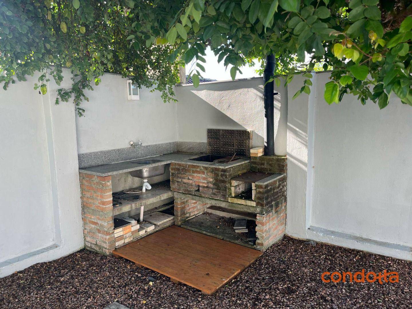 Casa para alugar com 4 quartos, 300m² - Foto 24