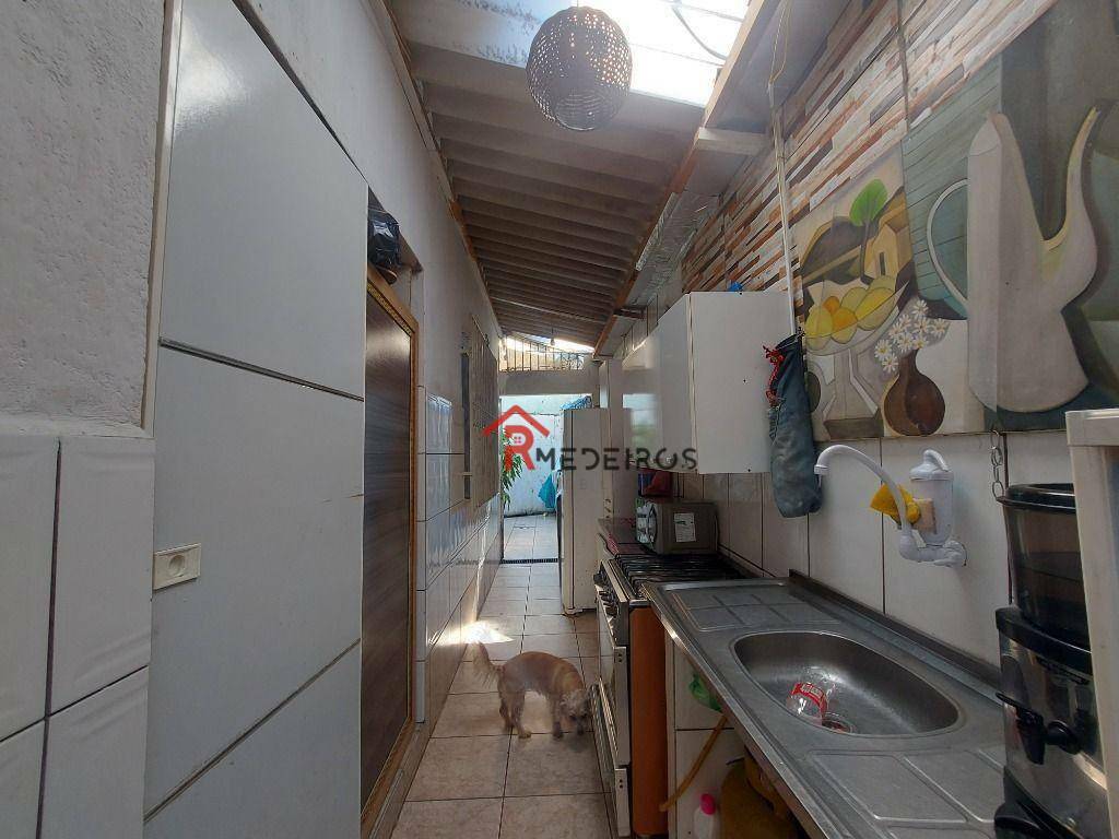 Casa à venda com 2 quartos, 60m² - Foto 19