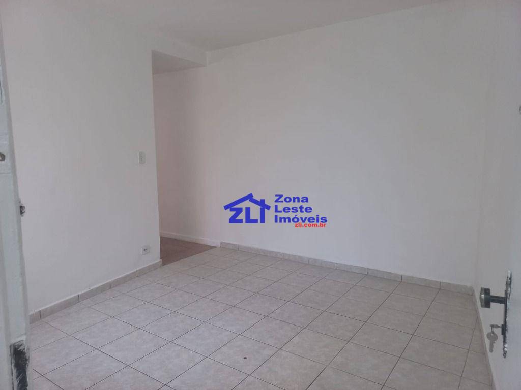 Apartamento para alugar com 3 quartos, 80m² - Foto 2